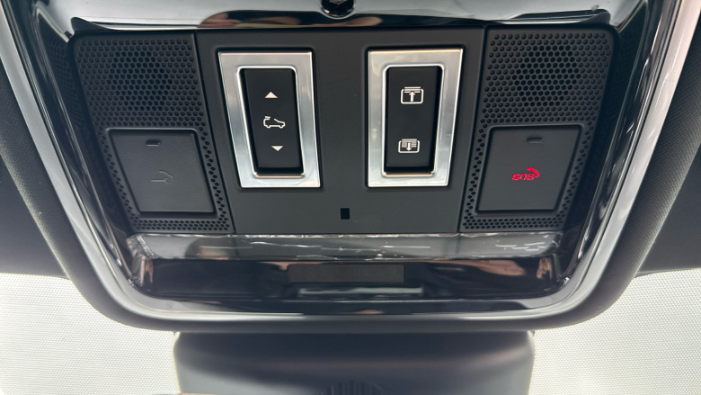 Land Rover Range Rover Velar 2.0 P300 R-Dynamic HSE 5dr Auto Petrol Estate